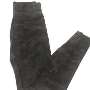 Lululemon Camo Wunder Under luxtreme